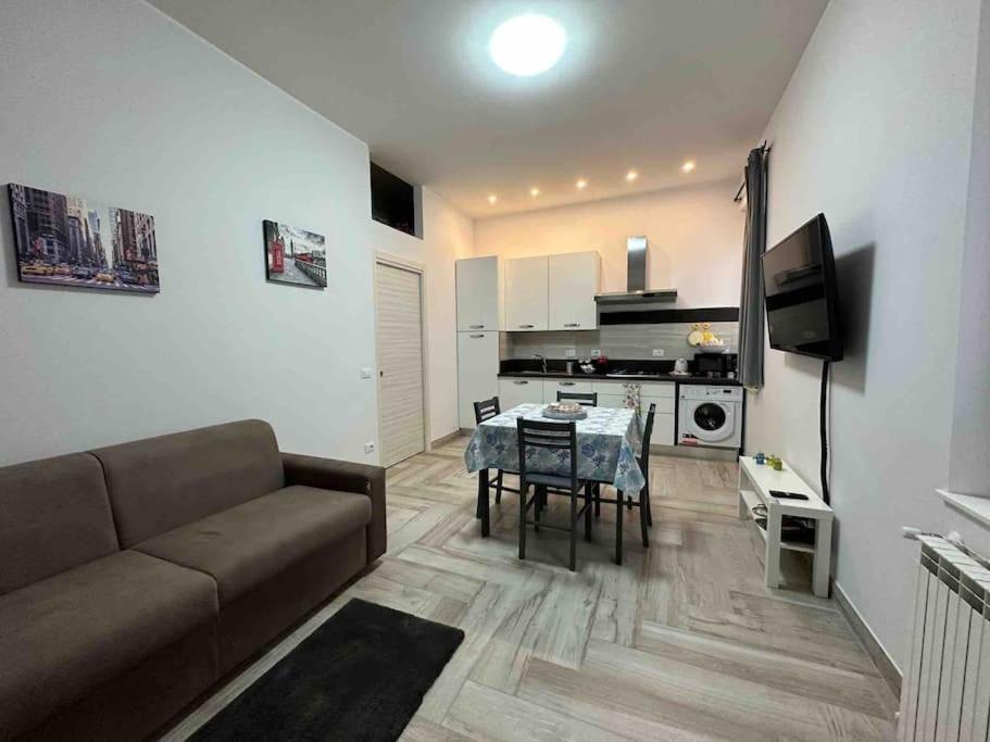 Apartmán Family Flat Near Metro A Řím Exteriér fotografie