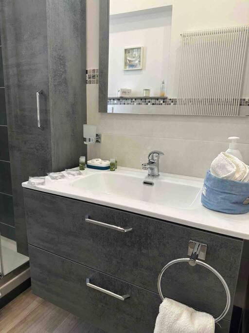 Apartmán Family Flat Near Metro A Řím Exteriér fotografie